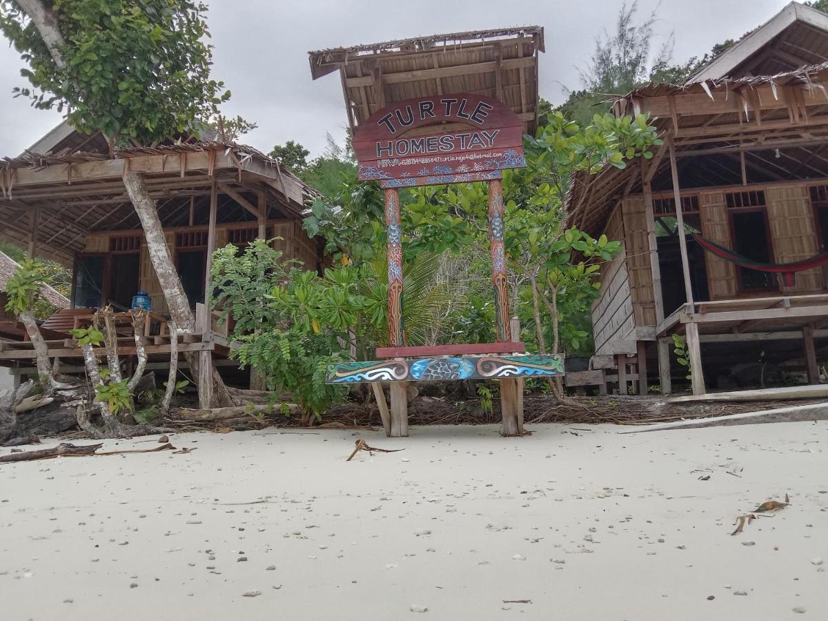 Turtle Dive Homestay Kri Bagian luar foto