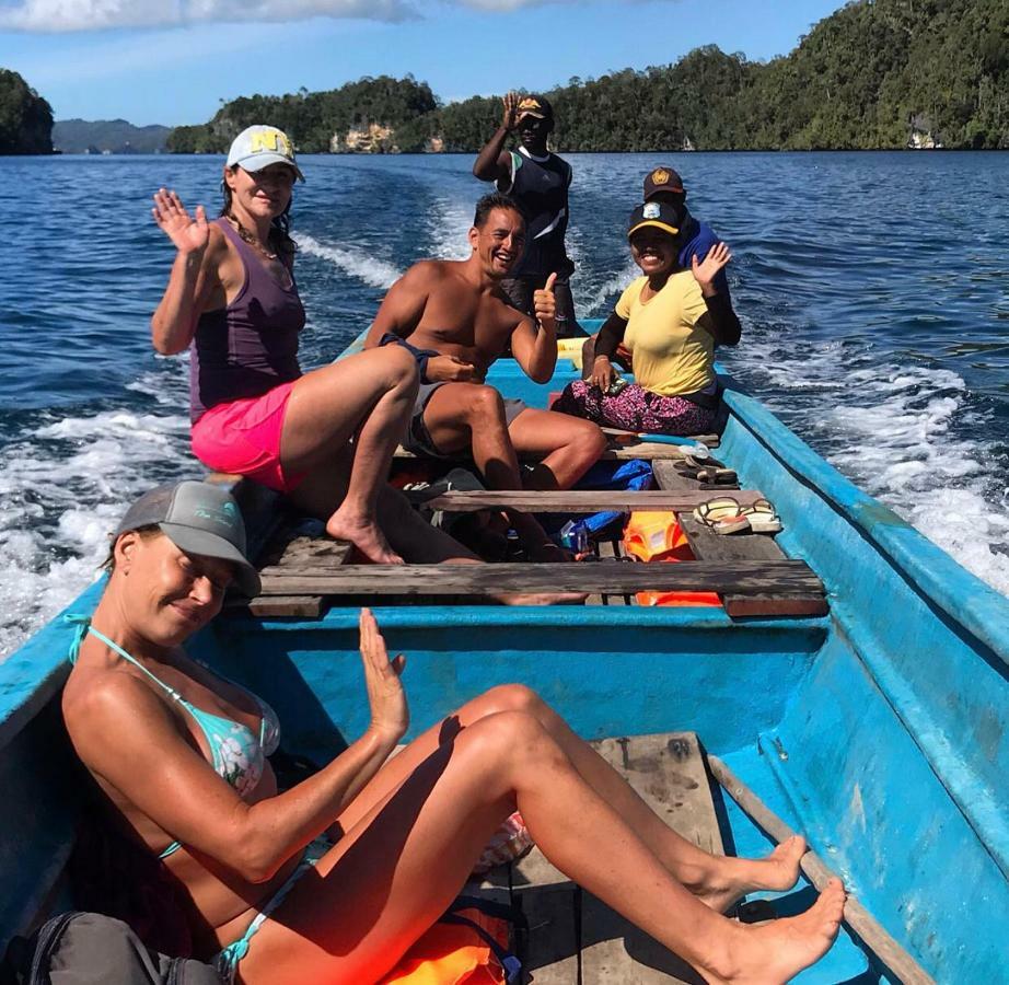 Turtle Dive Homestay Kri Bagian luar foto