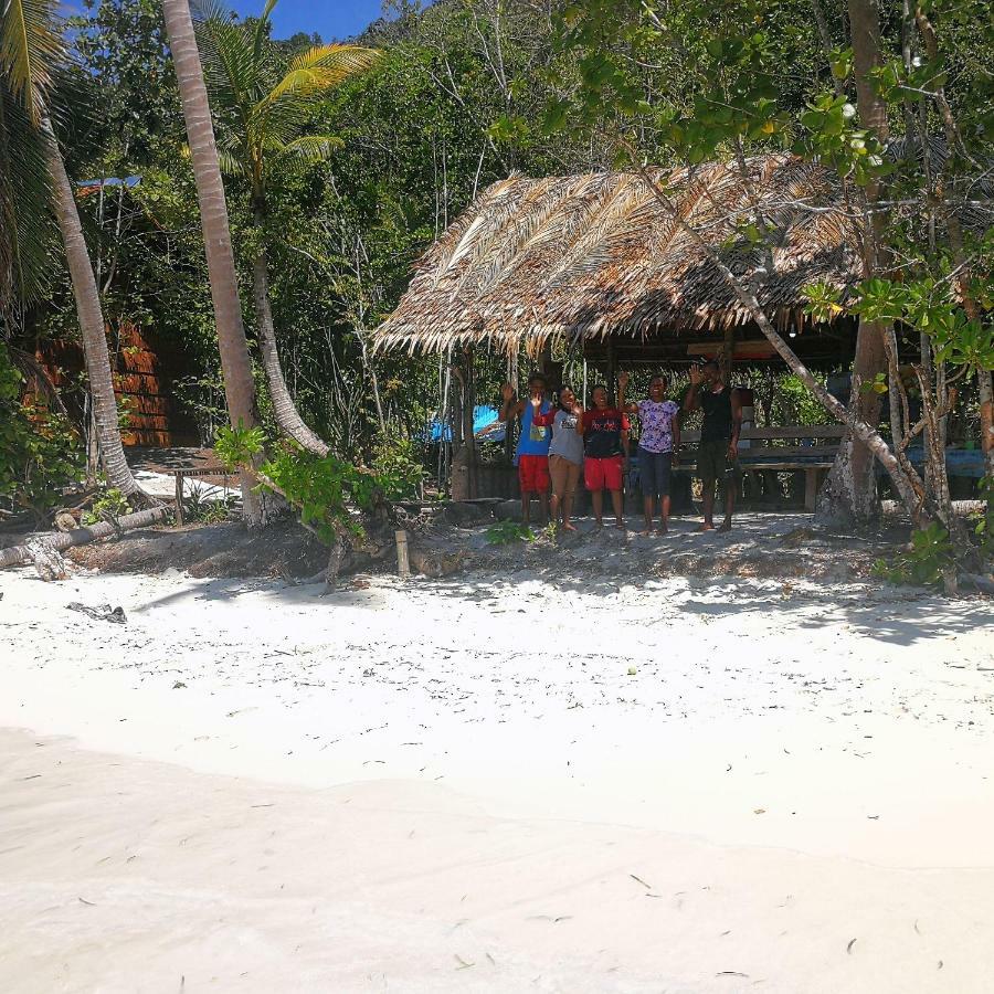 Turtle Dive Homestay Kri Bagian luar foto