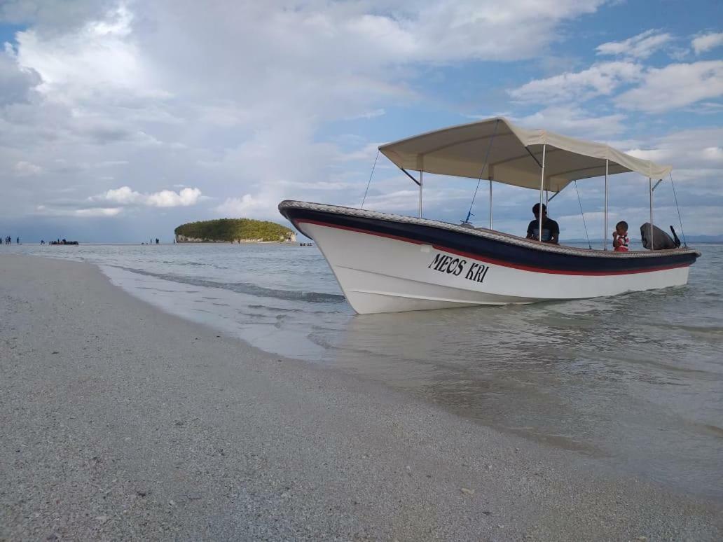 Turtle Dive Homestay Kri Bagian luar foto