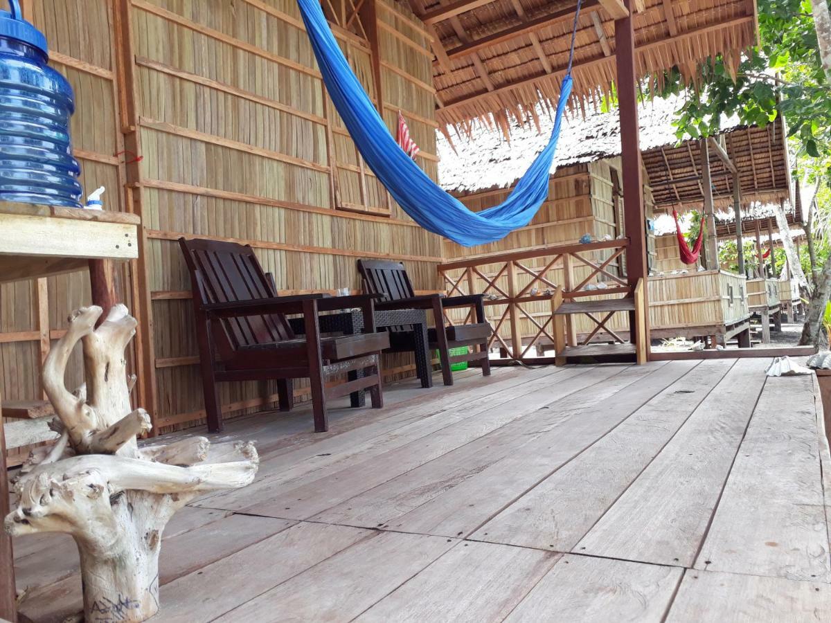 Turtle Dive Homestay Kri Bagian luar foto